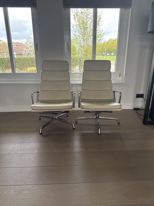 Charles Eames stoelen vitra 2 stuks