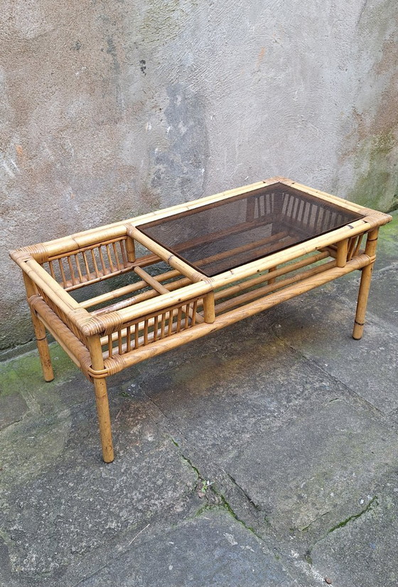 Image 1 of Coffee table in rattan and smoked glass