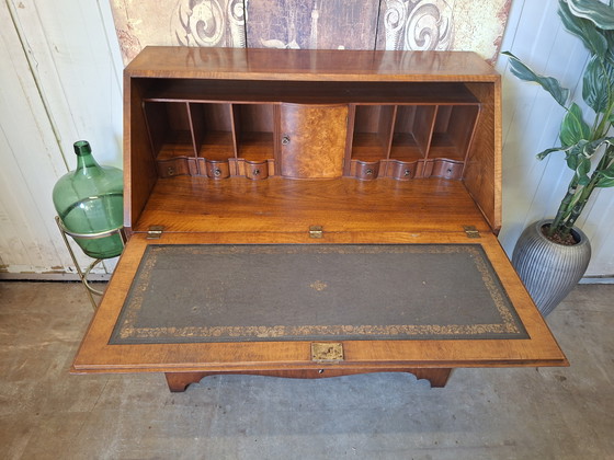 Image 1 of Klassischer Helden Sekretär, Scheibentisch, Schreibtisch, 96x47cm und 102cm hoch.
