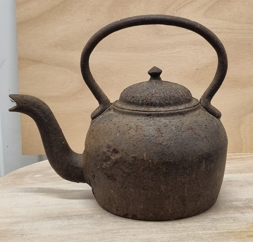 Antiker gusseiserner Teekessel mit originalem Deckel – Herd- und Ofenkessel, ca. 1880 – keukenaccessoires, Cast Iron