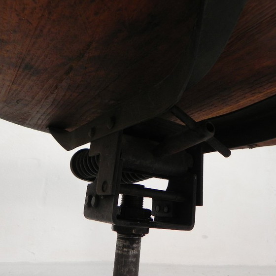 Image 1 of Silla de oficina de roble con sistema de muelles y altura regulable, década de 1930.
