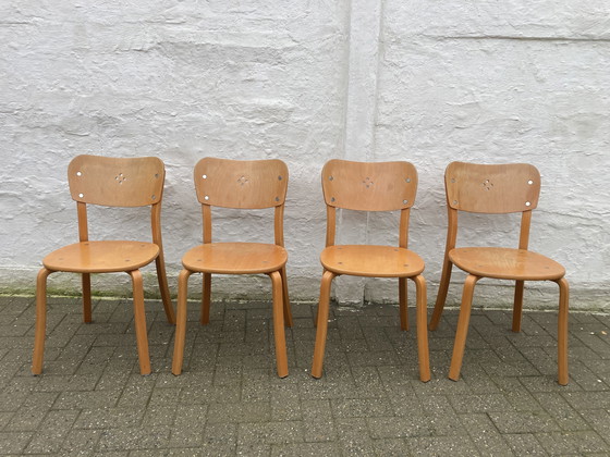 Image 1 of 4 chaises suédoises en bois de style Alvar Aalto