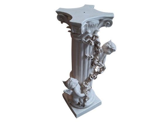 Image 1 of Elegante Säule mit Keramikengeln – Neobarockstil (1980er Jahre)