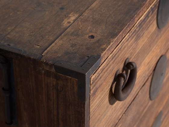 Antique Japanese Tansu Chest of Drawers - Meiji / Taishō Period (c. ) #81 – Iron (photo 14 of 40)