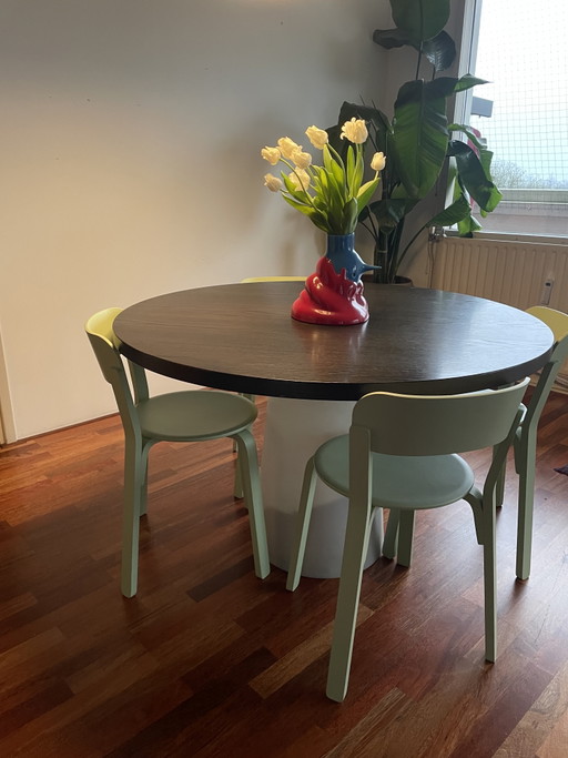 Moooi pedestal dining table 120 cm
