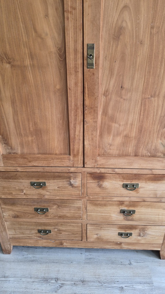 Image 1 of Teakholzschrank