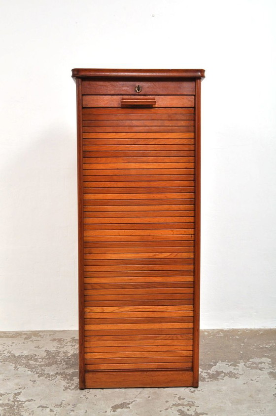 Image 1 of Mobiletto vintage in rovere con anta a rullo, anni '30