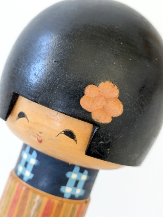 Image 1 of Poupée japonaise Kokeshi du milieu du siècle Figurine d'art populaire des années 1960
