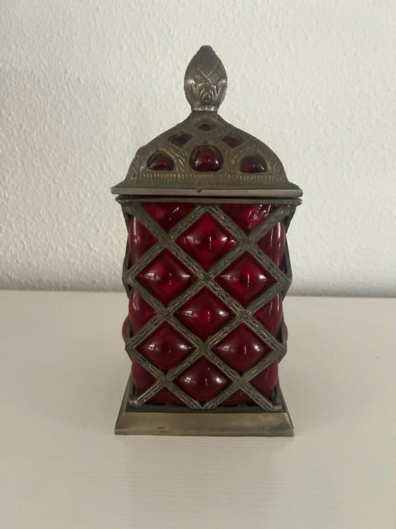 Vintage Ruby Red Caged Bubble Glass Apothecary Jar – Dekselpot – India 1970s – Decoratieve objecten, Metaal (photo 2 of 6)