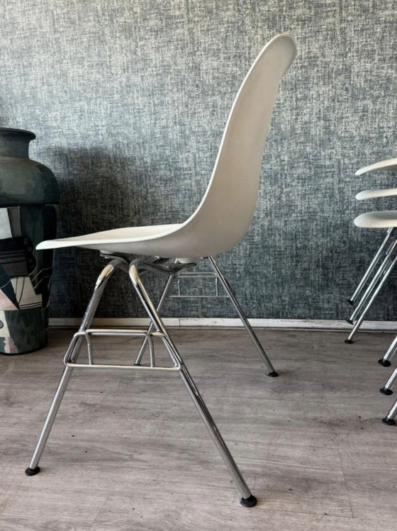 Image 1 of 6x Vitra Eames Plastic Side Chairs RE DSS, entworfen von Charles & Ray Eames für Vitra