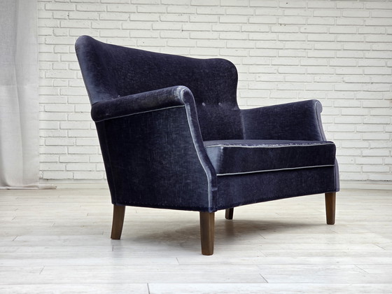 Image 1 of Sofá danés de 2 plazas de los años 60, terciopelo azul original para muebles, patas de madera de haya