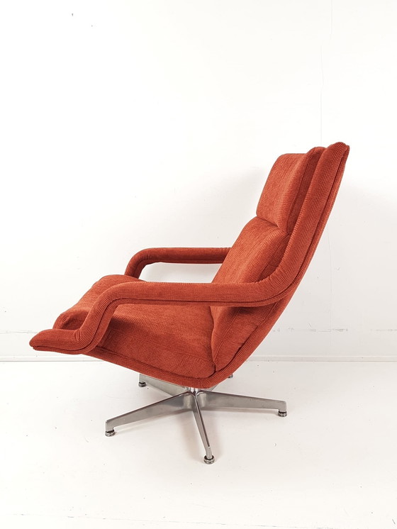 Image 1 of Vintage Artifort fauteuil F140 Harcourt nieuw gestoffeerd