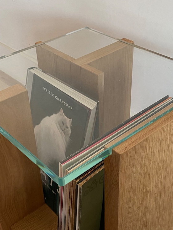 Image 1 of Tavolino laterale in rovere impiallacciato e vetro temperato