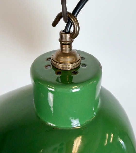 Image 1 of Industriële Britse hanglamp van groen emaille, jaren 60