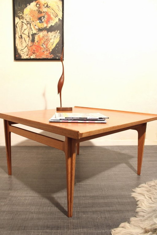 Finn Juhl 534 Danish coffee table 1958 France & Son