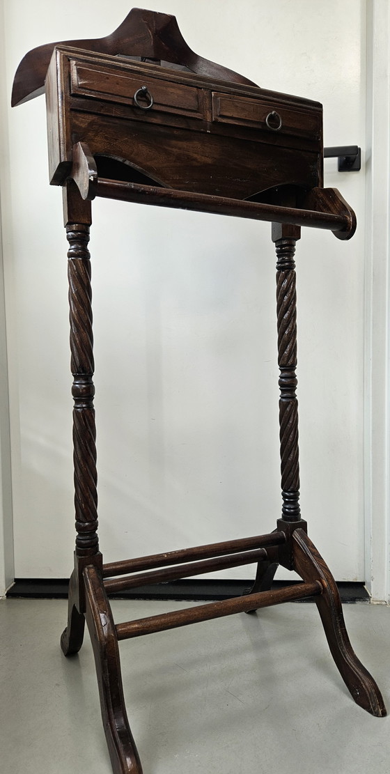 Image 1 of Klassieke Engelse Dressboy Valet stand Victoriaanse stijl
