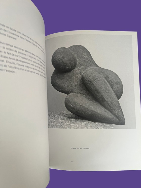 Image 1 of Expressief terracotta beeld van Belgisch kunstenares Anne Canneel