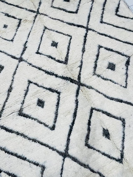 Image 1 of Tapis marocain blanc-noir artisanal 250cmx150cm 