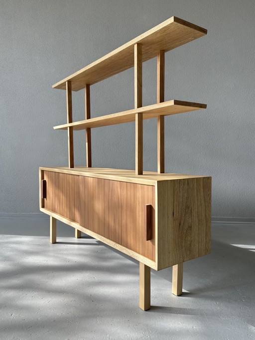 Wandmeubel du milieu du siècle / Japandi stijl/ massief essenhout / teck plus fin