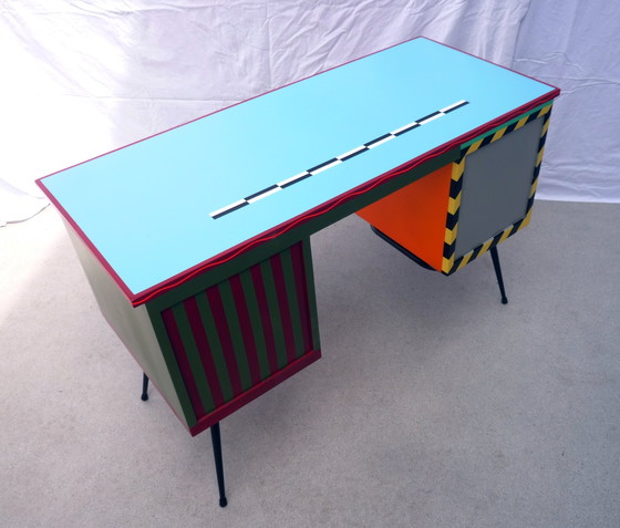 Image 1 of Bureau  vintage 4 Tiroirs  sur pieds compas