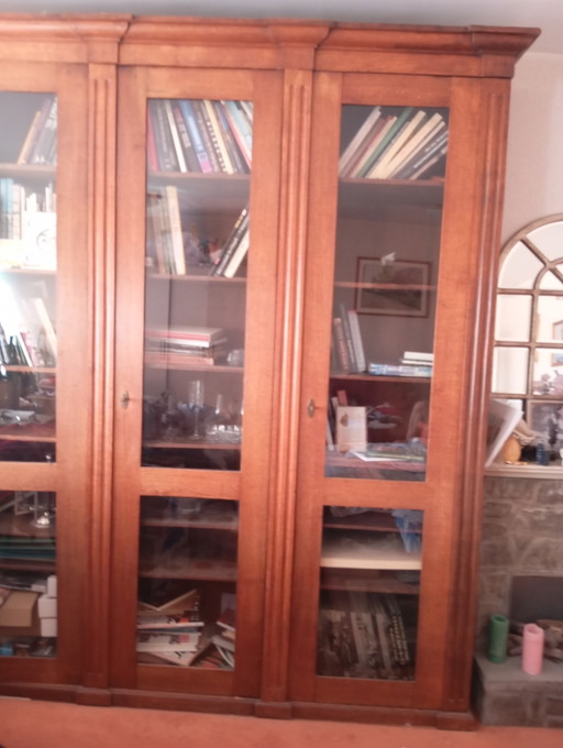 Antique driedeuren boekenkast (begin XIX eeuwe)