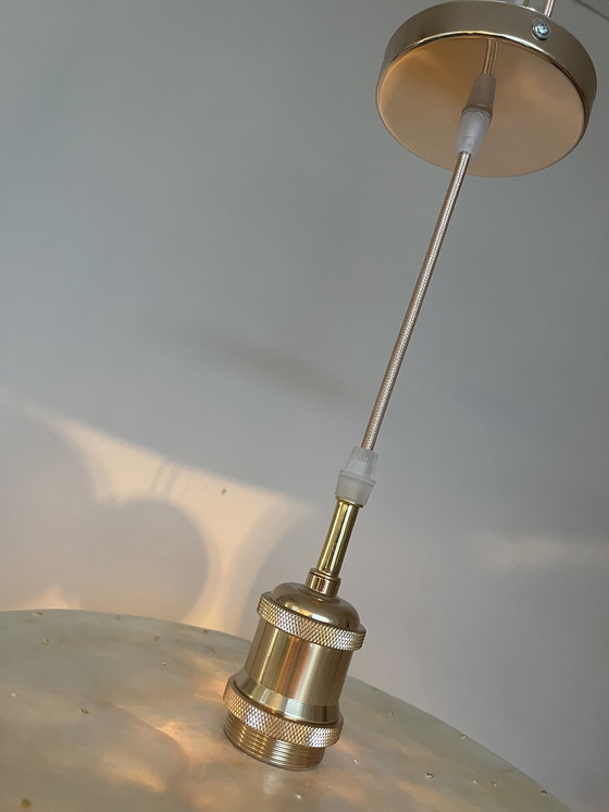 Image 1 of Capiz Schelpen Hanglamp Parelmoer Schelp Gouden Details ! Luxe Uitvoering