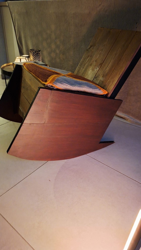 Image 1 of Réplique d'un fauteuil à bascule Carlos Motta Asturias, un modèle unique réalisé avec un savoir-faire exceptionnel