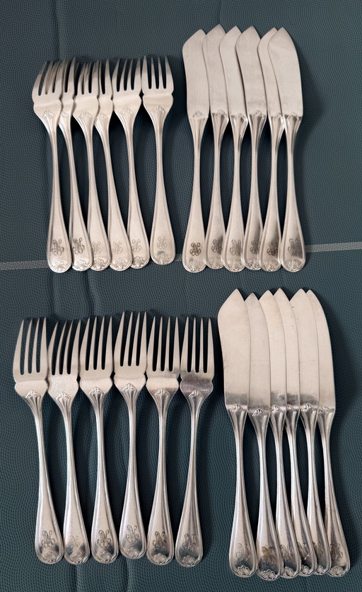 Elegant 24-piece fish service – Marot Bérain pattern in silver-plated metal