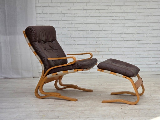 Années 1970, design norvégien d'Elsa & Nordahl Solheim, ensemble chaise et tabouret.