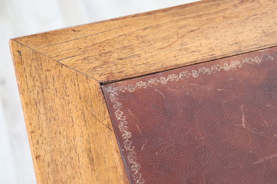 Image 1 of Antiker Schreibtisch in Nussbaum, Italien Mitte 19.