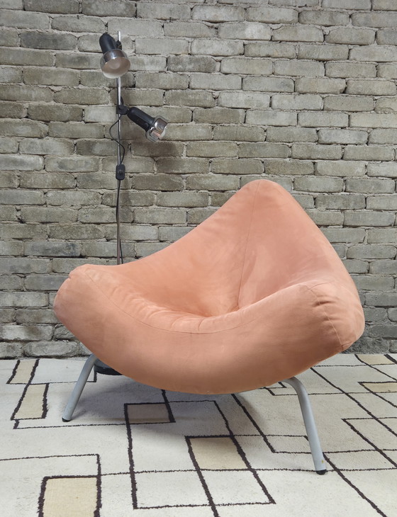 Image 1 of Vintage "Escapade" triangular armchair, cocoon design from the 70s