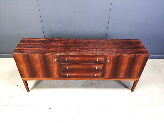 Image 1 of Dressoir van palissanderfineer uit het midden van de vorige eeuw, jaren 60