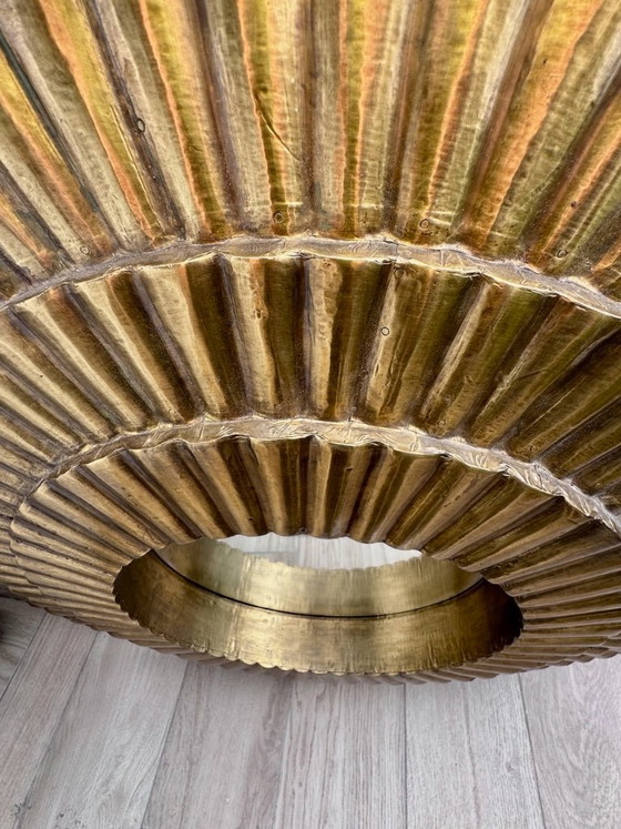 Indian Brass Wall Mirror – Hand-hammered – Antique Gold – Ø 91.5 (photo 6 of 8)