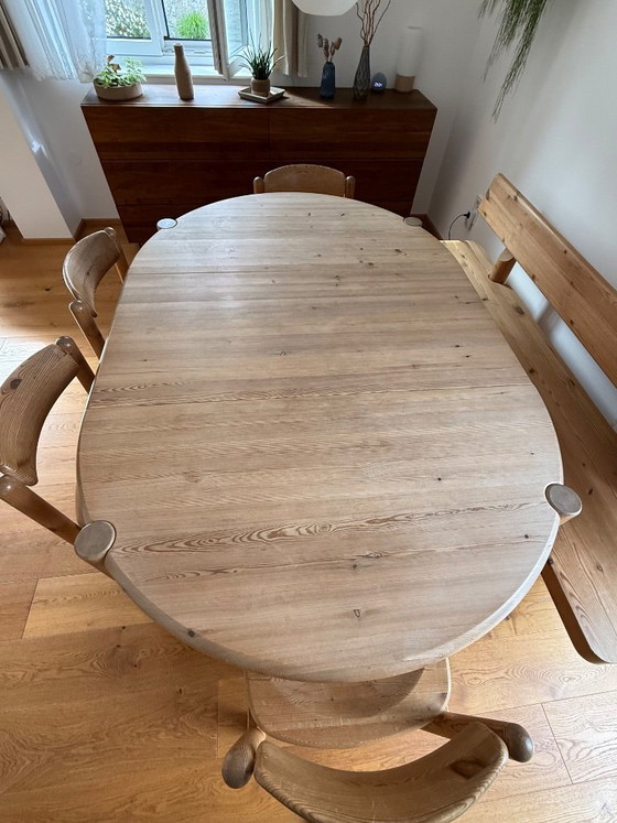 Image 1 of Rainer Daumiller massief houten eetkamerset: eettafel, bank, 5 stoelen