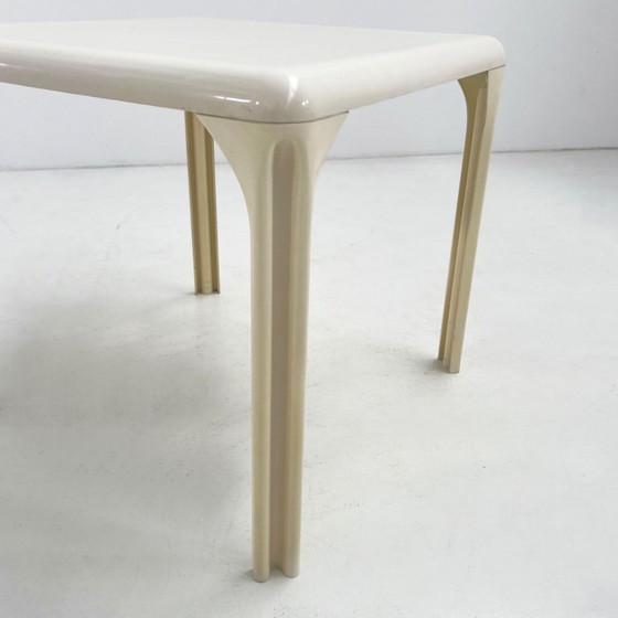 Image 1 of Witte Stadio eettafel van Vico Magistretti voor Artemide, jaren 70.