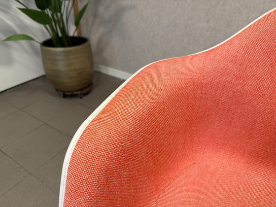 Image 1 of Vitra | Eames | DAW | Roze bekleding & Esdoorn onderstel | 6x