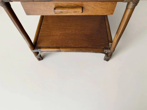 Mesita de noche / mesa auxiliar de ratán de los años 70 – Mesitas de noche, Wicker, Rattan (photo 6 of 7)