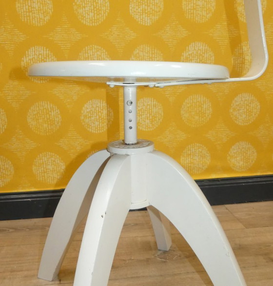 Image 1 of Chaise pivotante vintage KRENZER chaise d'architecte chaise d'atelier chaise de bureau laquée blanche base pivotante rég