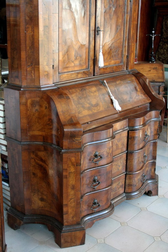 Image 1 of Originele Lombardische Italiaanse trumeau van walnoot en walnootwortelhout, 19e eeuw, Noord-Italië