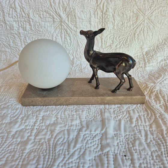 Art Deco style night light with deer decoration – Opaline globe and marble base – Table lamps, Metal (photo 6 of 12)