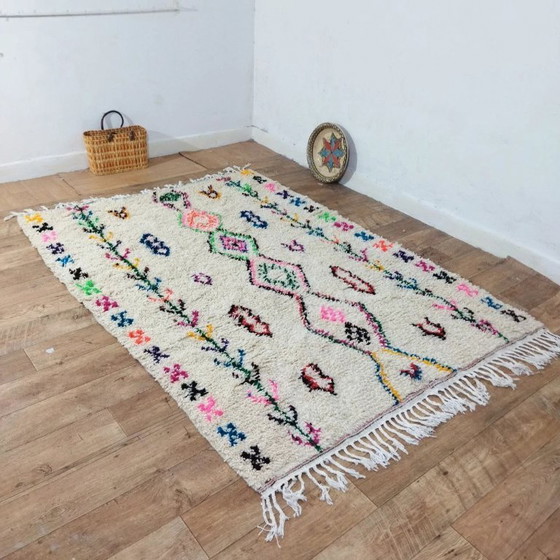 Image 1 of Authentischer Azilal-Teppich – Handgewebt aus Naturwolle (226×164 cm)