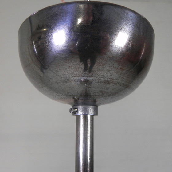 Image 1 of Oude Schoollamp Met Grote Glazen Bol In Opaalglas, Jaren 30