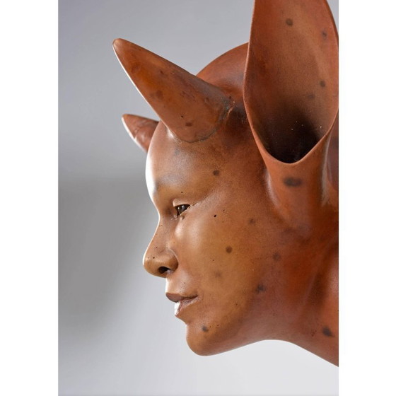 Image 1 of Daniel Painter Criatura fantástica Busto femenino Escultura de pared