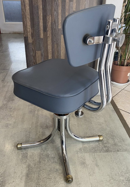 Sedia da ufficio girevole vintage anni '50 in stile Roneo, rivestita in similpelle grigia cromata.