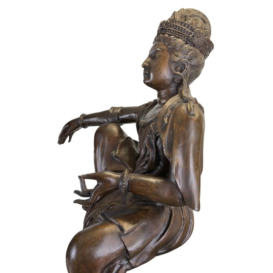Monumentale Statua Antica Francese in Bronzo di Guanyin "Monet" – Unico Angolo-Sitter Stile Reale Alto (57 (photo 7 of 11)