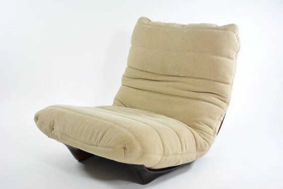 Image 1 of Chauffeuse et son repose pied Marsala Ligne Roset beige clair