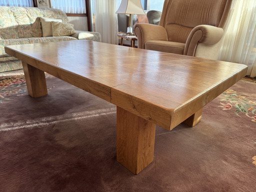 Grote massief eikenhouten salontafel Oisterwijk (Brutalistisch)