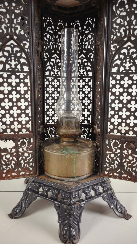 Image 1 of Orientalistische gietijzeren bijzettafel met marmeren blad, eind 19e eeuw.