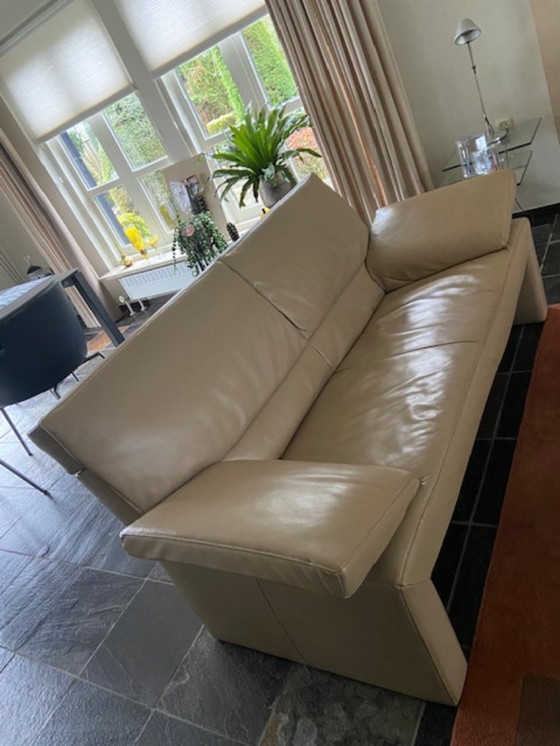 Image 1 of Sofá y mesa de centro de diseño Jori