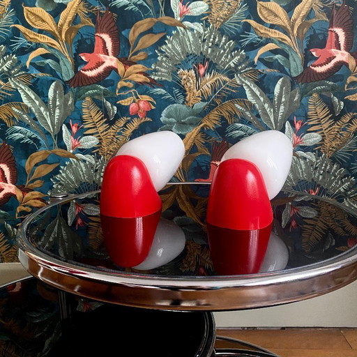 Paire d'appliques vintages plastique et verre en opaline blanc 